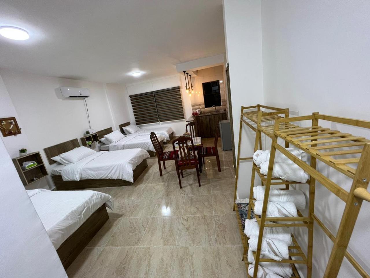 The Guset House Apartamento Karak Exterior foto